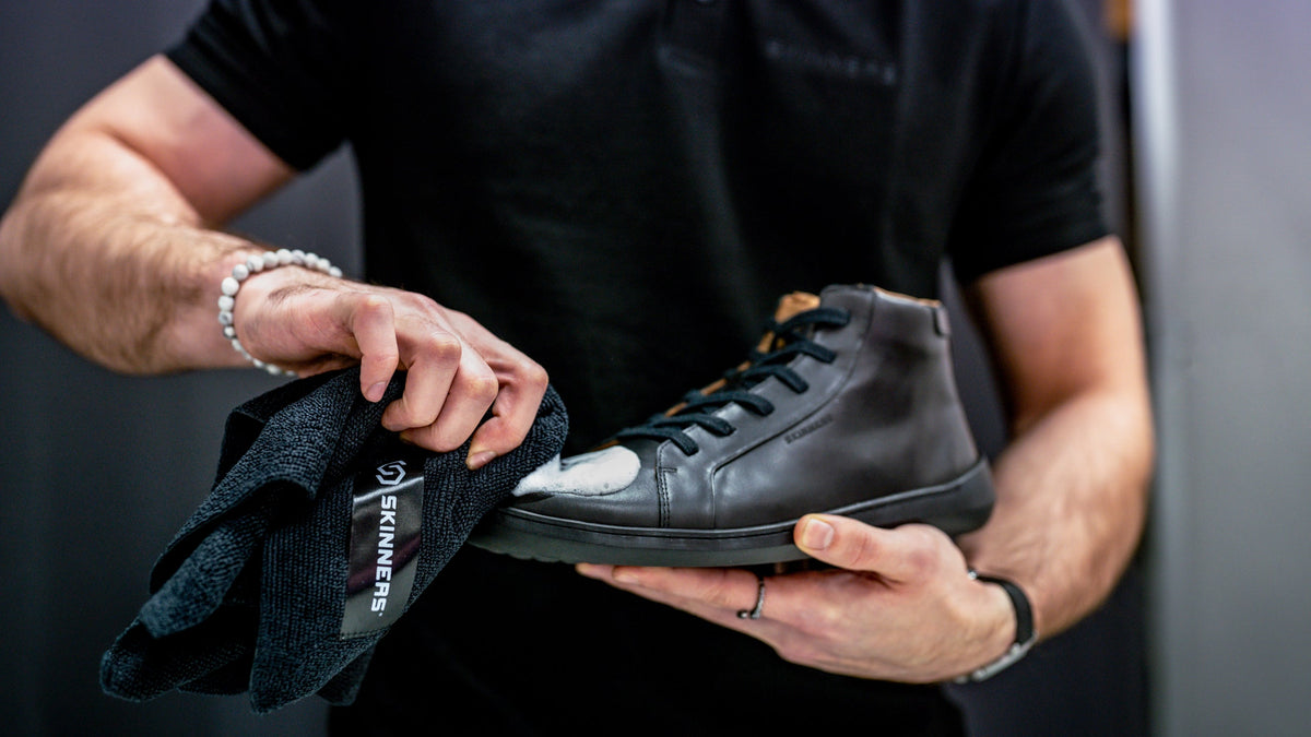 Wie man barefoot Schuhe im Herbst und Winter pflegt