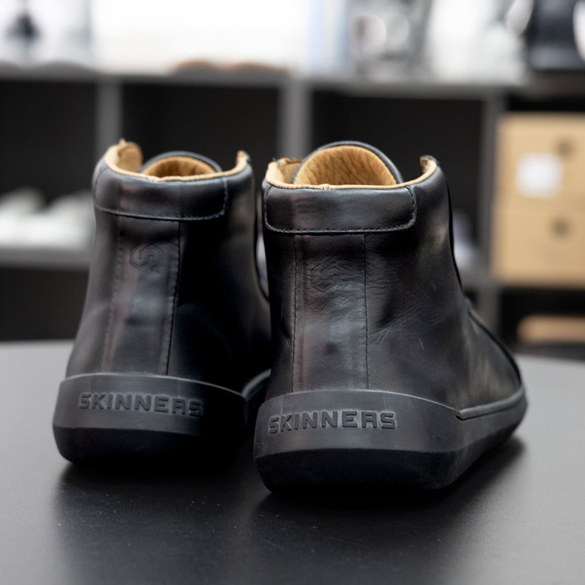 Moonwalker High Top Black (Black) – zachraň botu