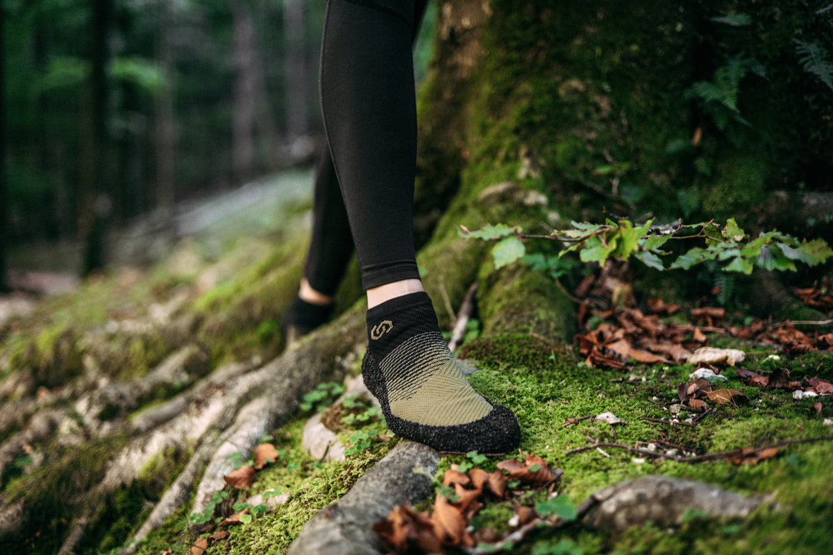 Wie man den Fuß für die Auswahl der Skinners Sockenschuhe richtig misst