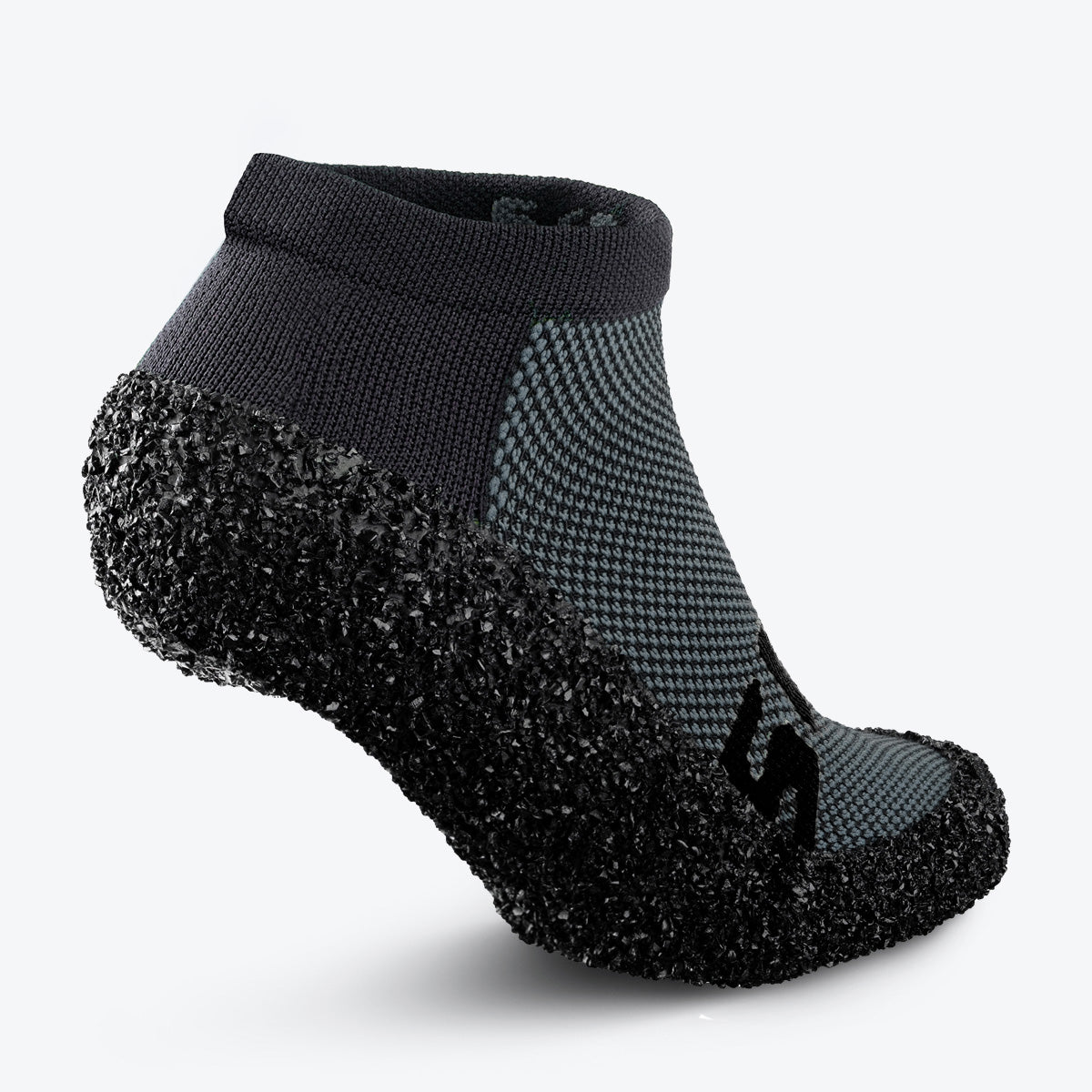 Essentials 2.0 Concrete – mentsd meg a zoknicipőt