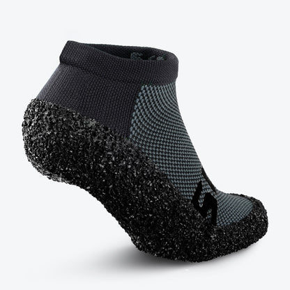 Essentials 2.0 Concrete – mentsd meg a zoknicipőt