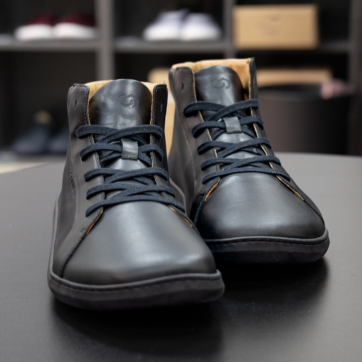 Moonwalker High Top Black (Black) – zachraň botu