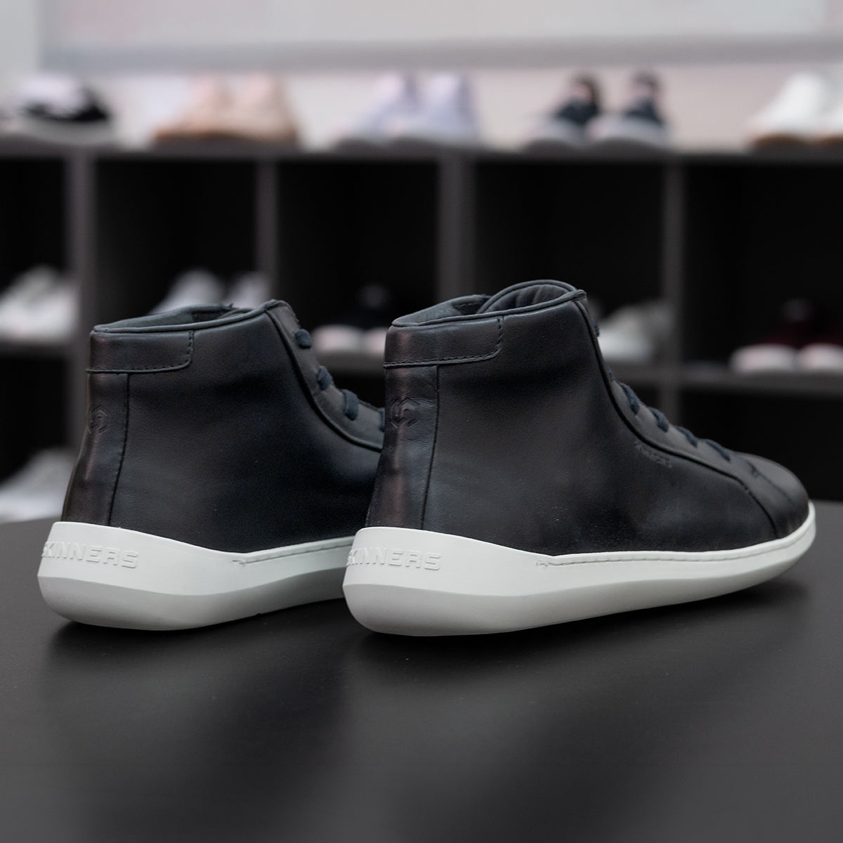 Moonwalker High Top Black – zachraň botu