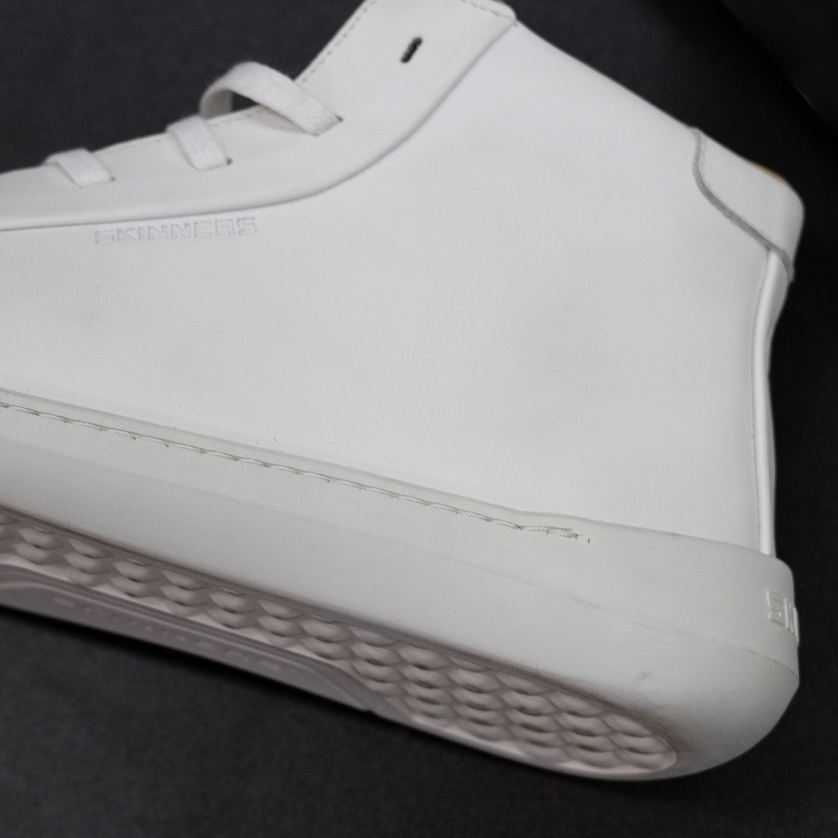 Moonwalker High Top White – Rette den Schuh