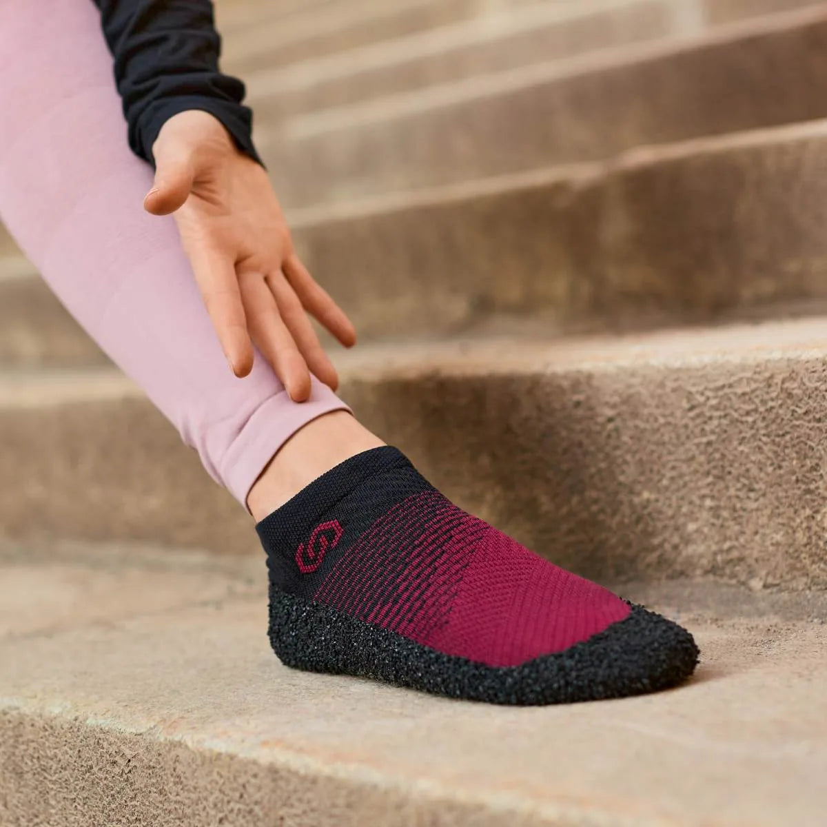 skinners_comfort_2_0_carmine_1