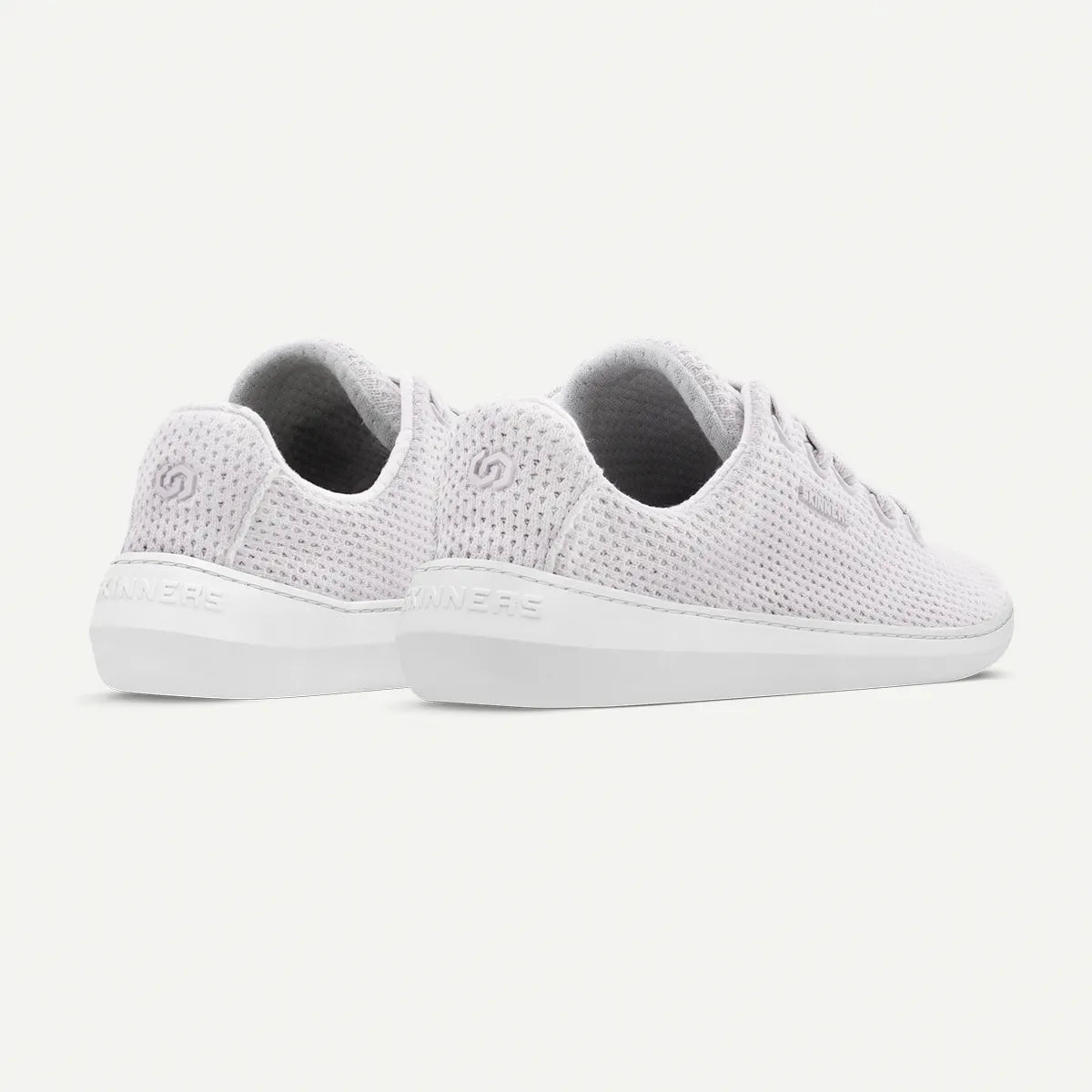 skinners_globetrotter_white_back