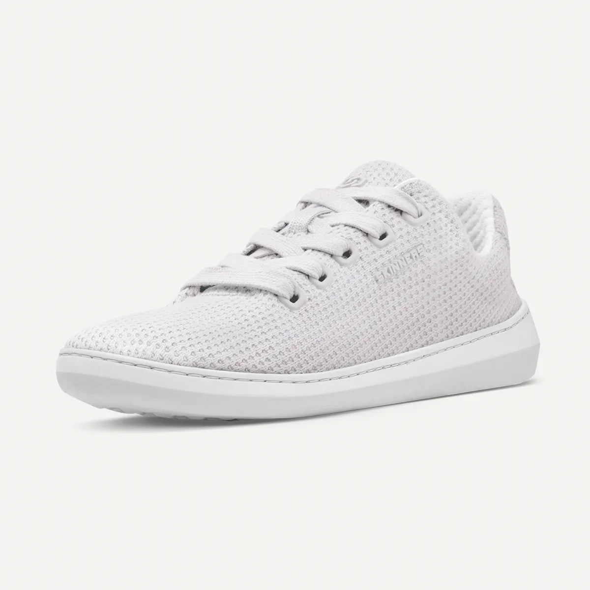 skinners_globetrotter_white_front